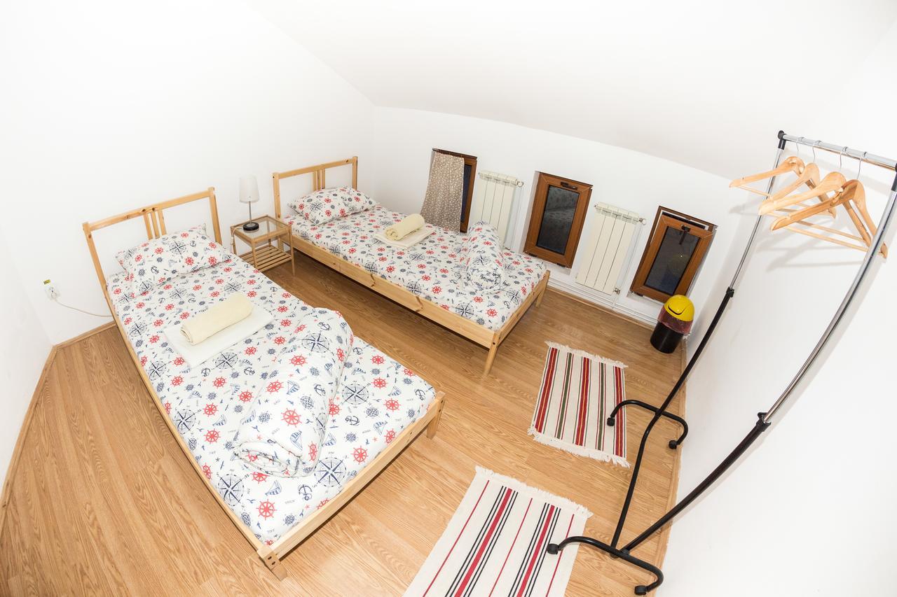 Exit Routine Auberge de jeunesse *